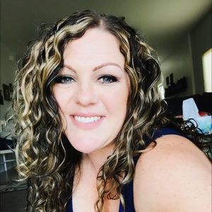 Meet your Posher, April